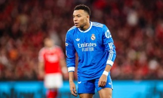 欧冠附加赛首回合，63岁穆帅染红被罚下，维尼修斯世界波助皇马先拔头筹