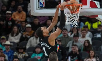 文班亚马空砍26+14阿伦27+10 马刺负骑士