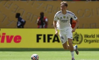 巴萨1-0险胜藏隐忧：亚马尔封神难掩短板，双线争冠这样能行？